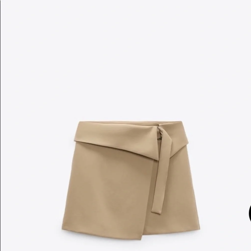 DONATED🎀HOST PICK🎀 NWT ZARA MINI SKIRT L 🎀 - Picture 2 of 12